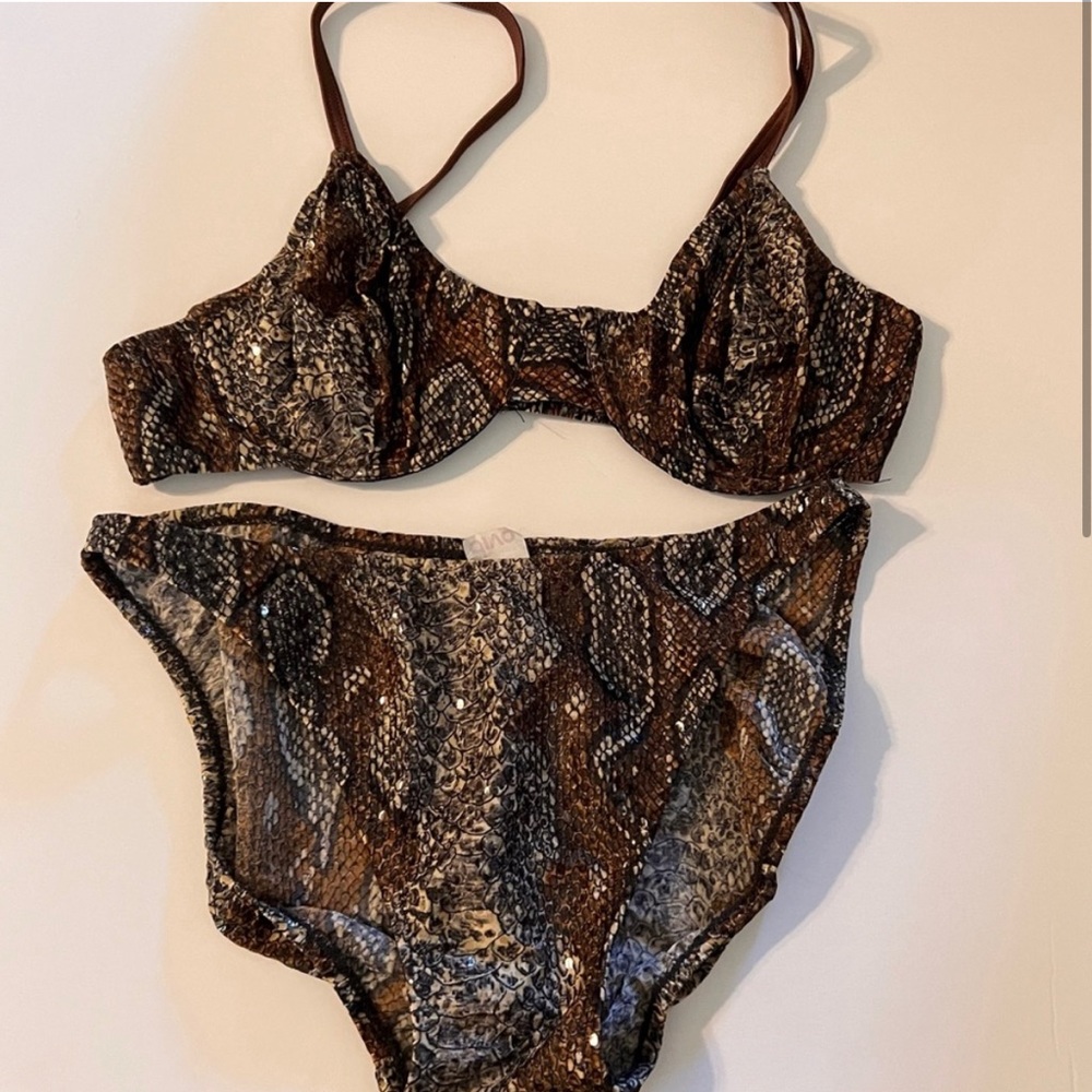 Vintage Diva Bikini Snake Python Size 10 Shinny 2 piece set